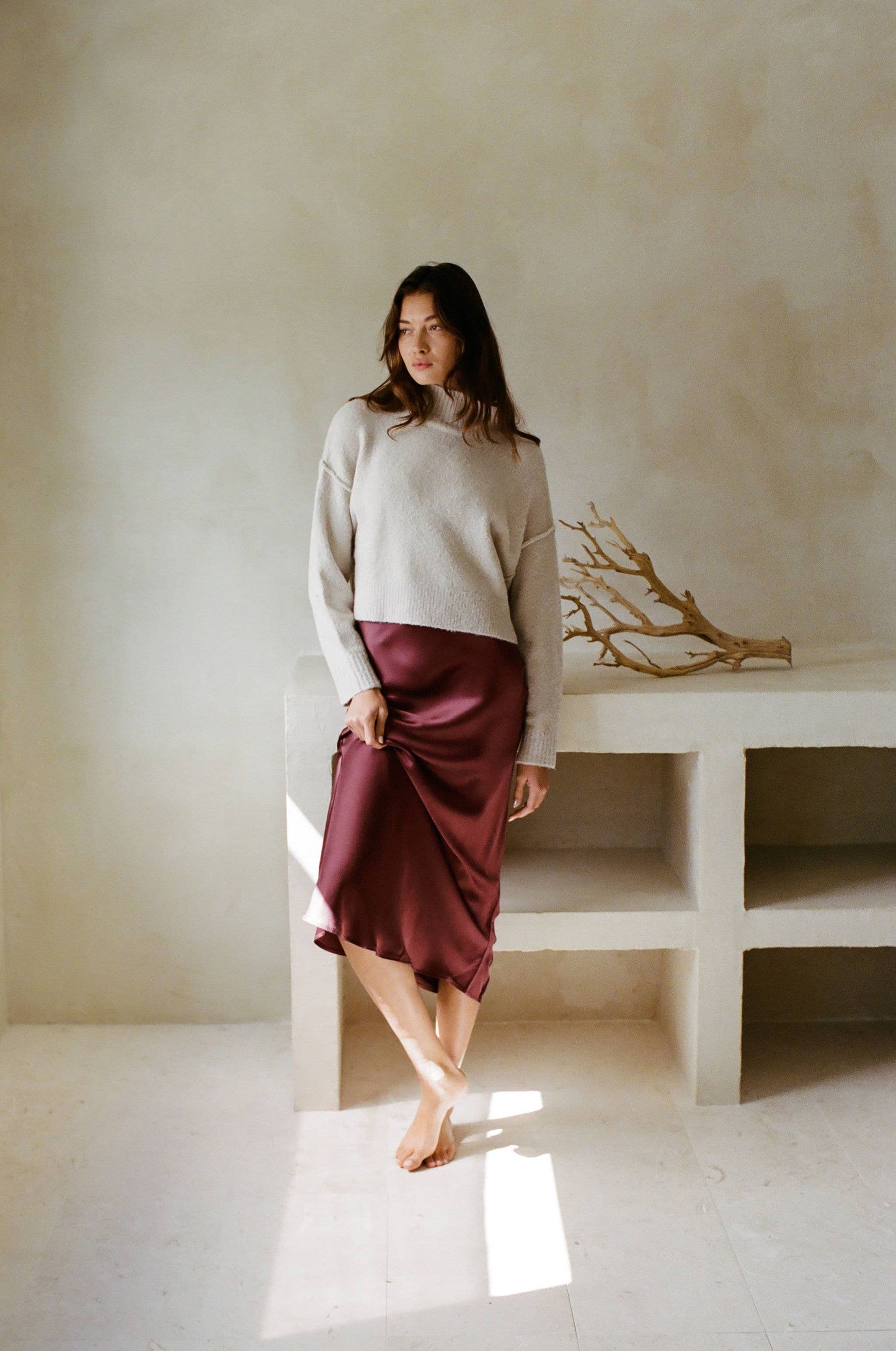 KIMBERLEY SATIN SKIRT: Olive