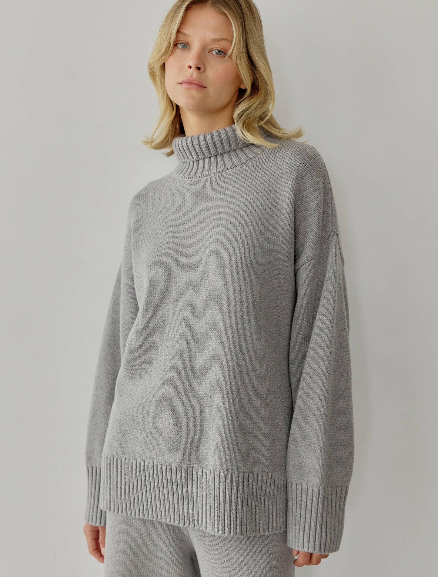 The Phoebe Sweater: HEATHER GREY