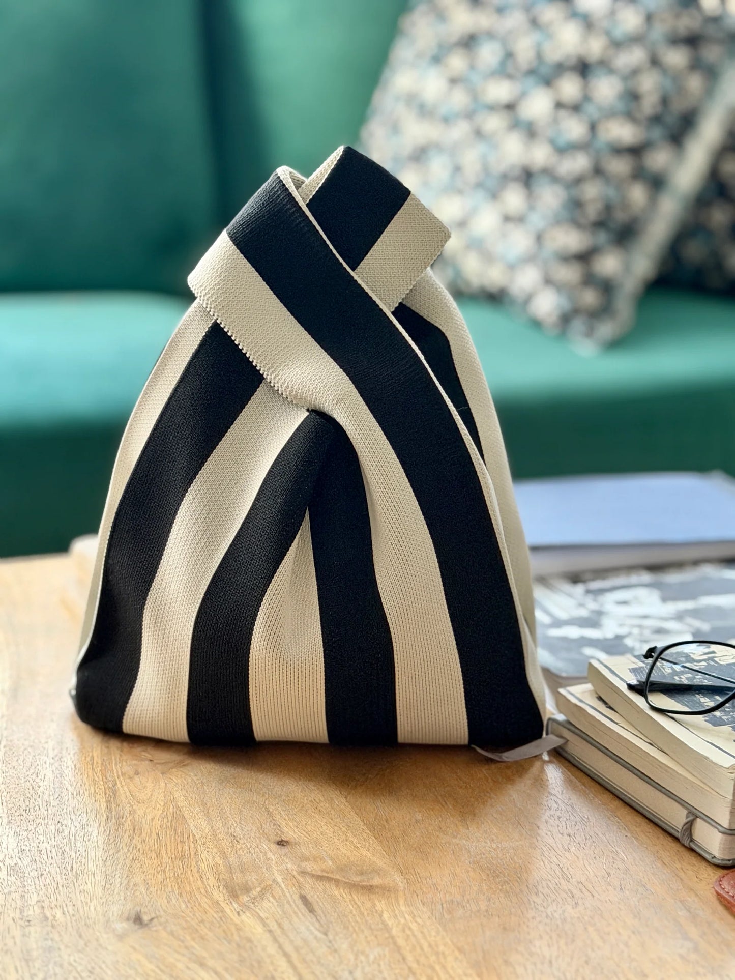 Midnight Muse Knot