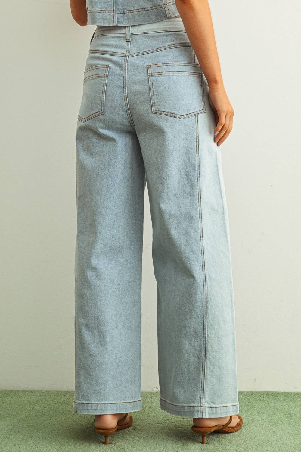 DENIM COLOR BLOCKED WIDE STRAIGHT LEG