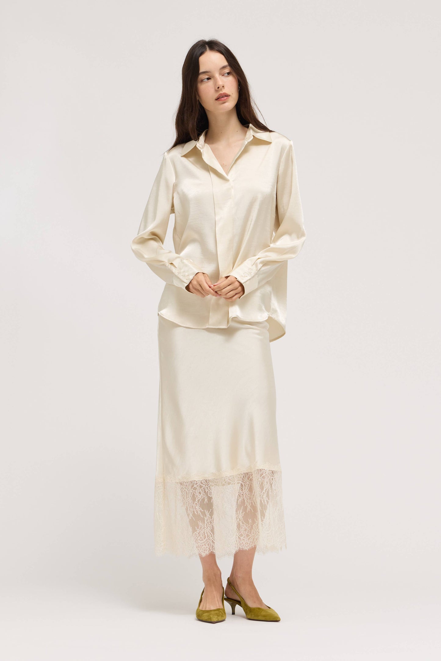 LACE TRIM MIDI SATIN SKIRT: