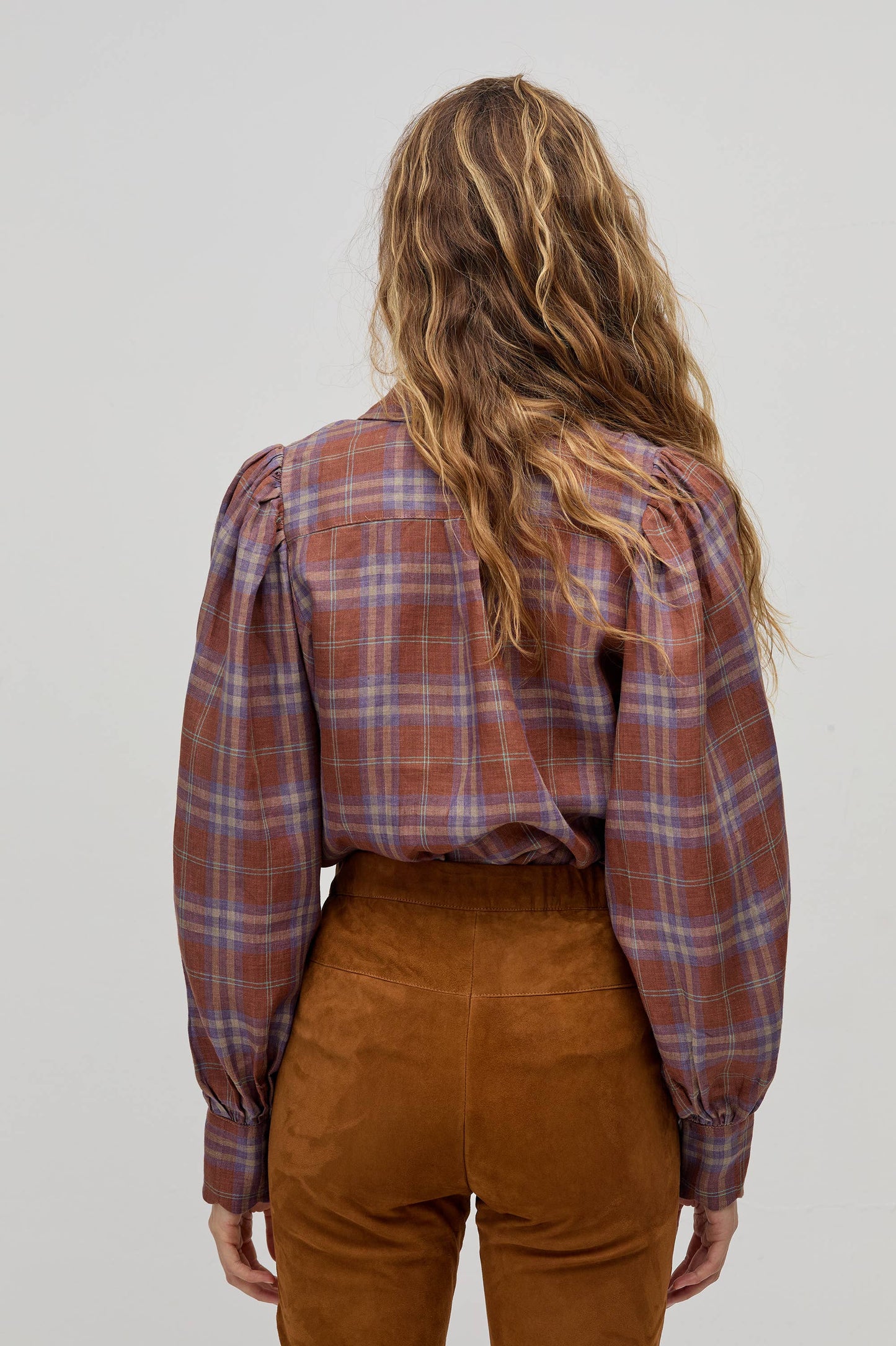 Lanhtropy - Camille Linen Shirt - Hazelnut Checks: Hazelnut Checks / L