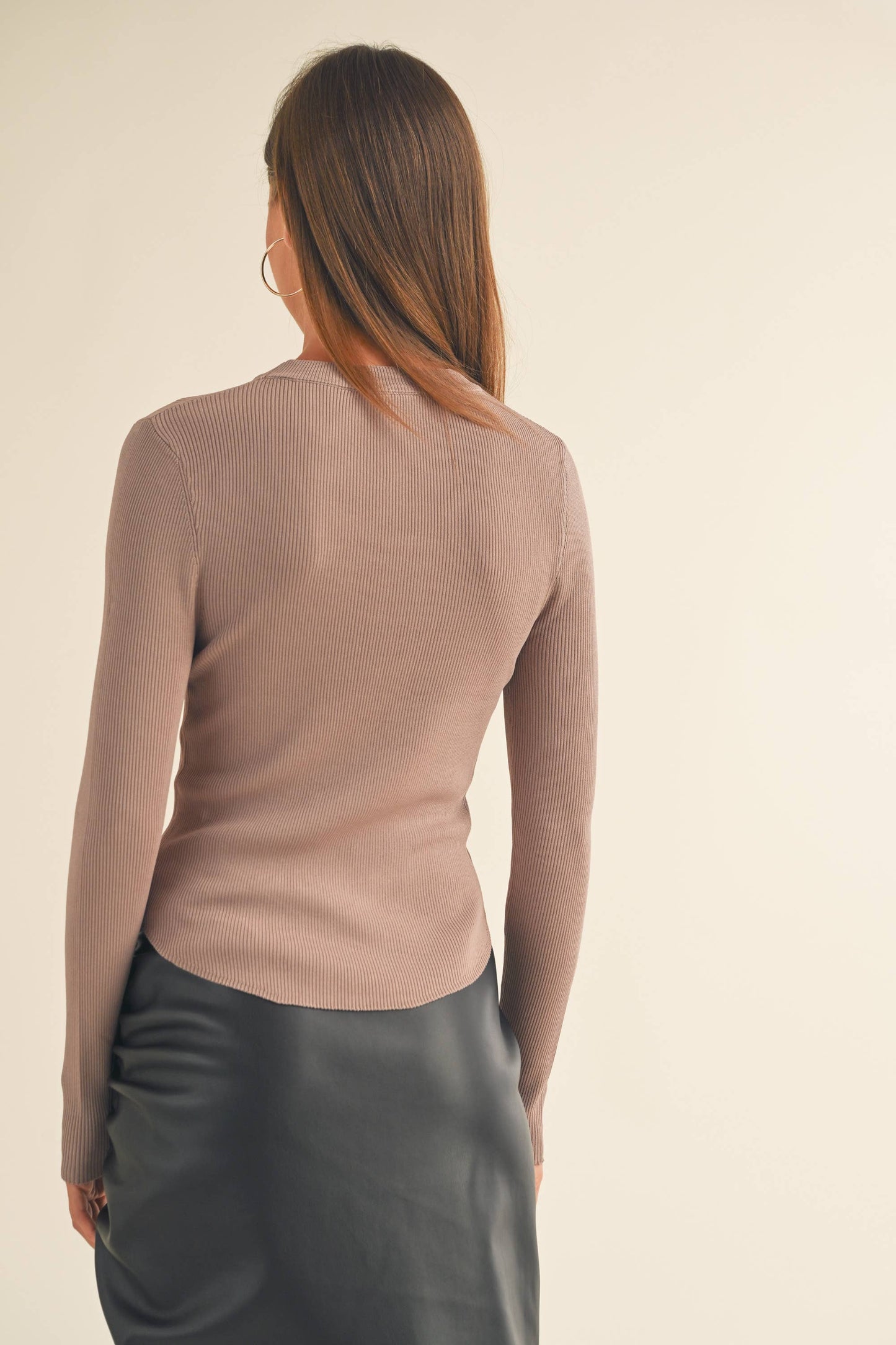 FRANKIE RIBBED LONG SLEEVE  TOP: GREY MOCHA