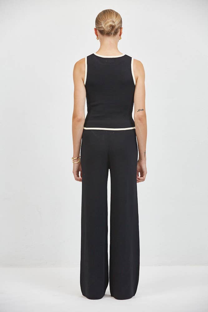 Round Neck Tank Top: Black