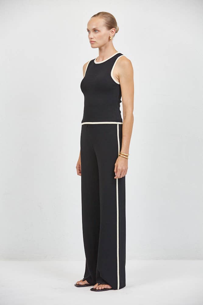 Round Neck Tank Top: Black