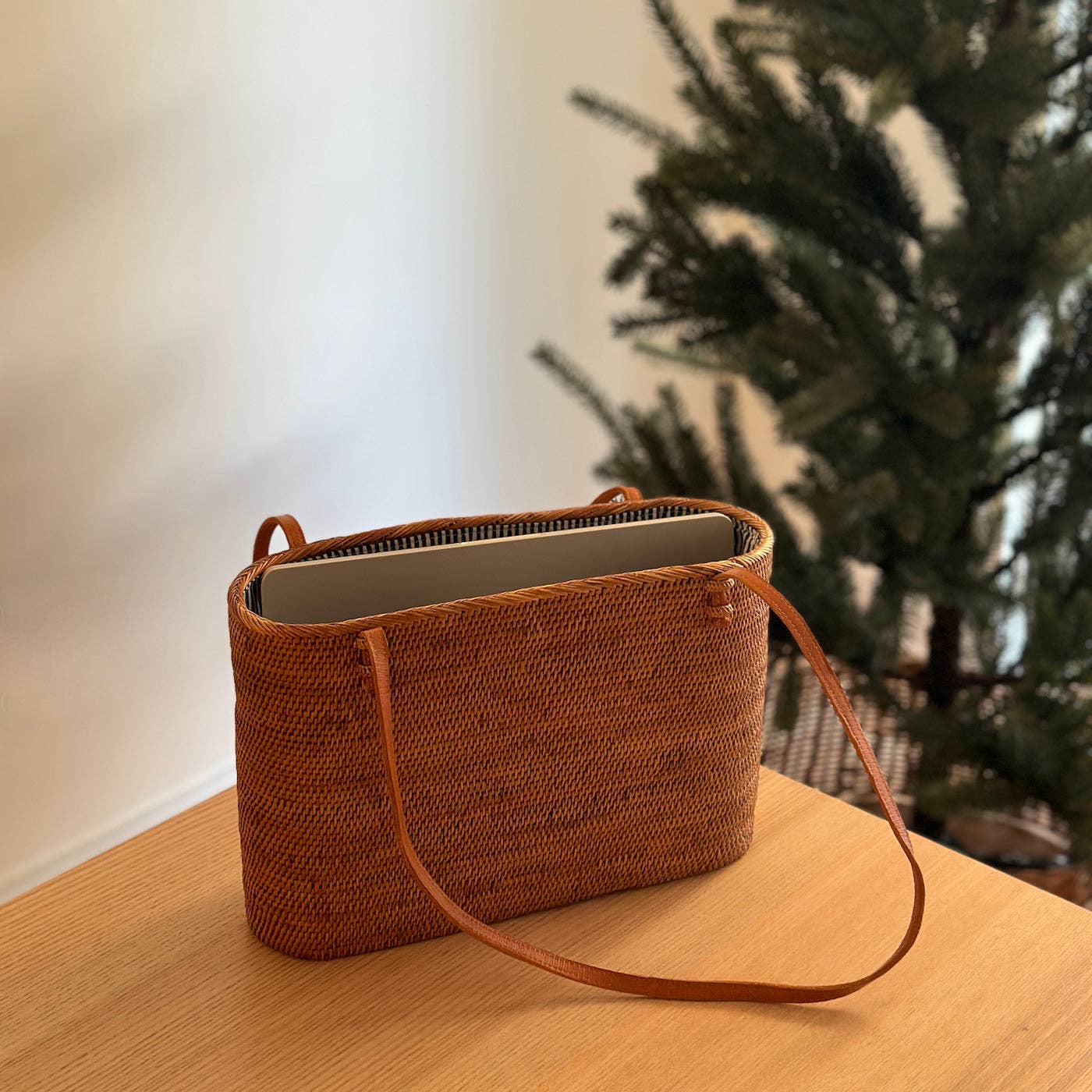 Bali Tote (Fits Macbook Pro 15")