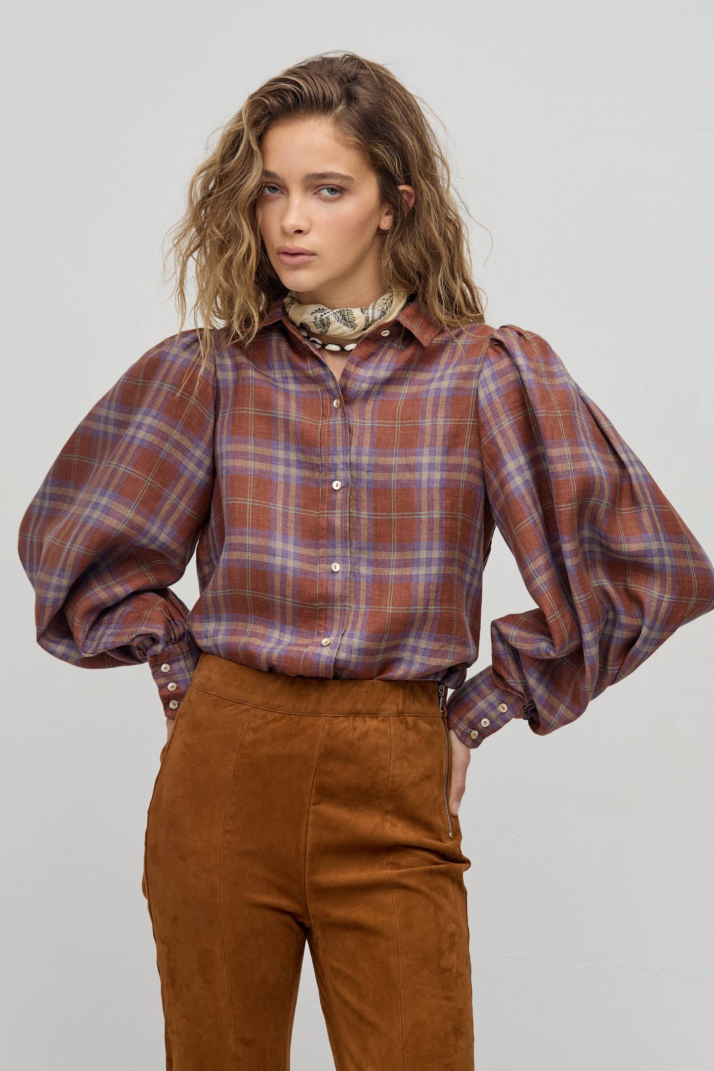 Lanhtropy - Camille Linen Shirt - Hazelnut Checks: Hazelnut Checks / S