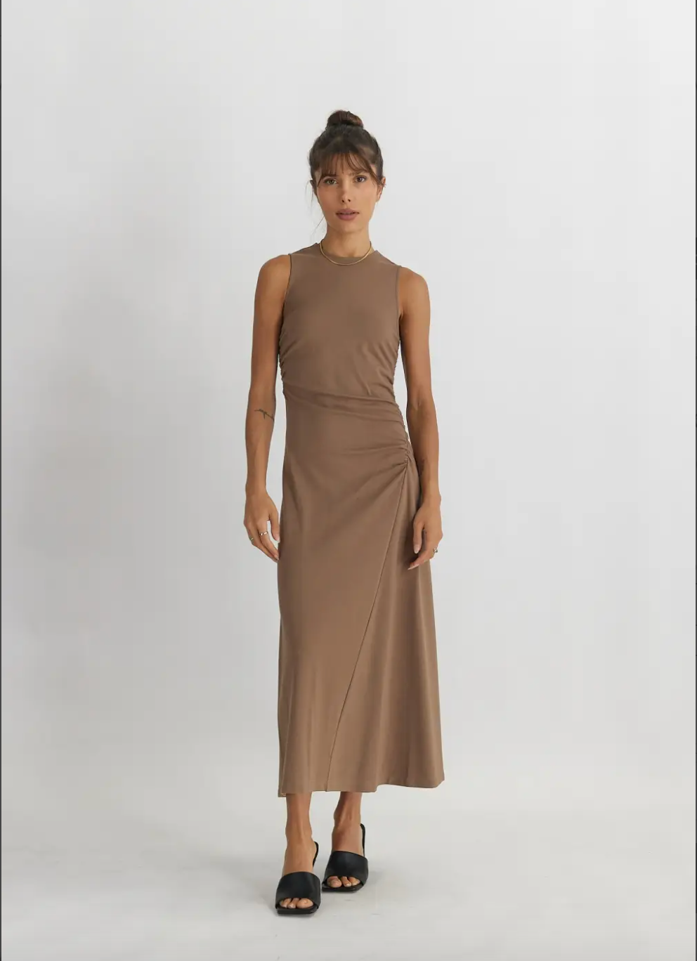 The Elena Dress (khaki)