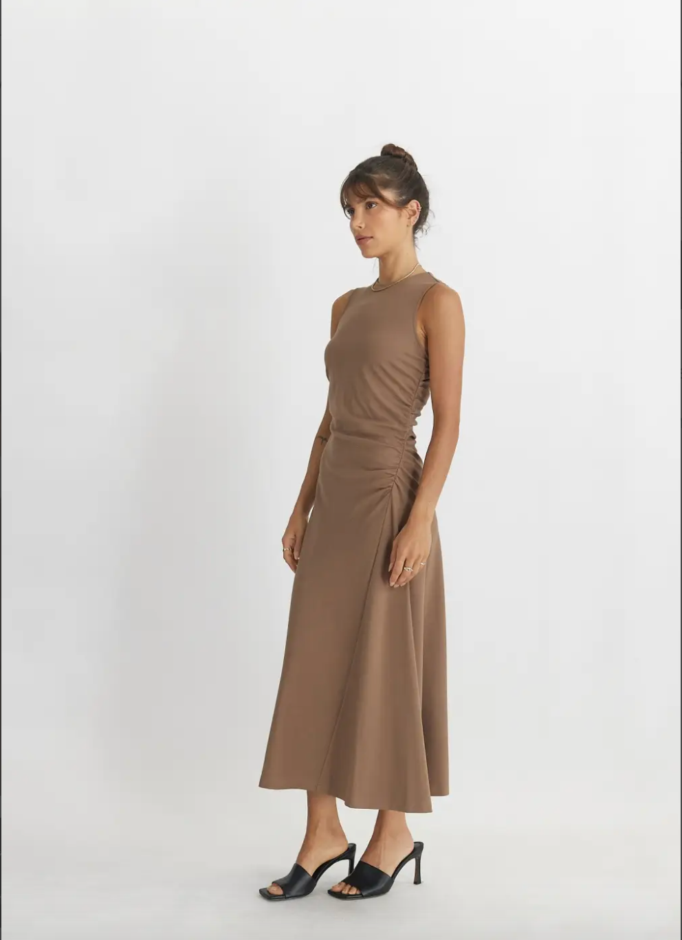 The Elena Dress (khaki)