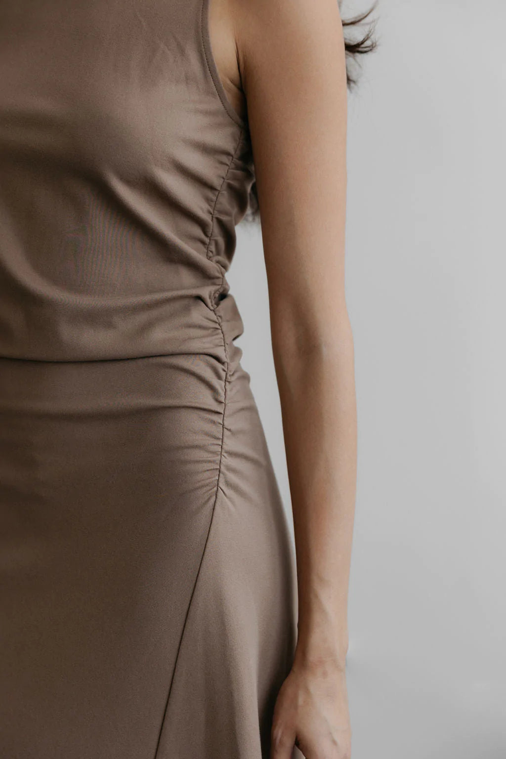 The Elena Dress (khaki)