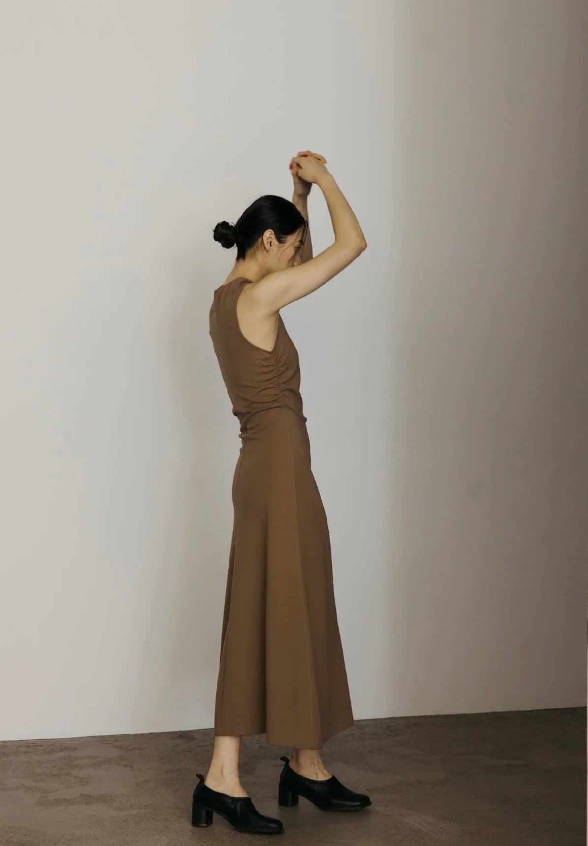 The Elena Dress (khaki)